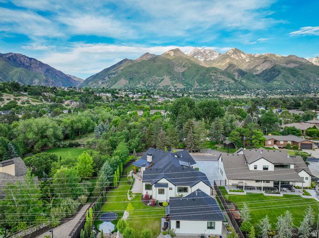 8122 S WILLOW CV, Cottonwood Heights, UT 84093