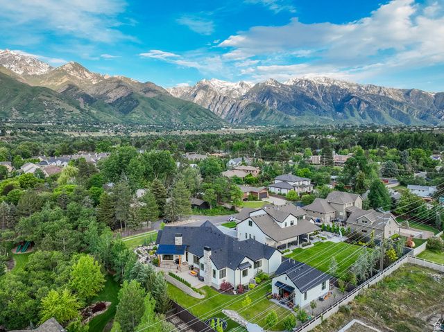 8122 S WILLOW CV, Cottonwood Heights, UT 84093