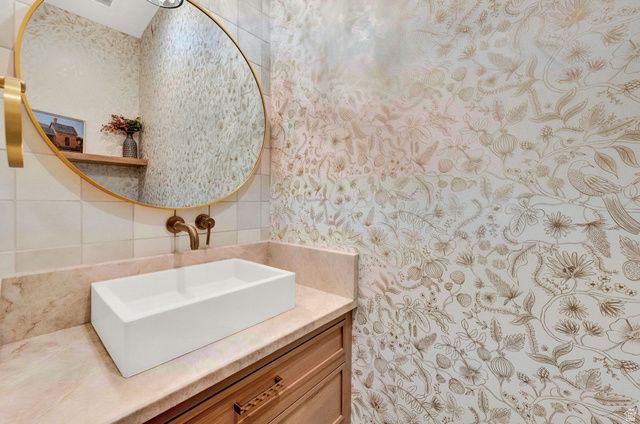 8122 S WILLOW CV, Cottonwood Heights, UT 84093