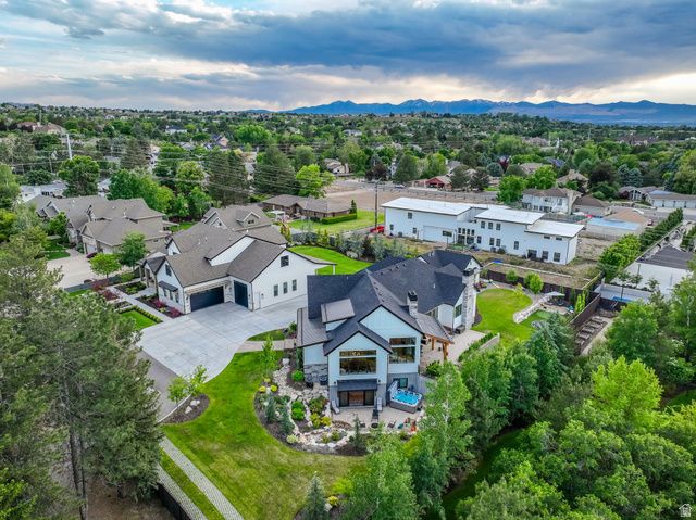 8122 S WILLOW CV, Cottonwood Heights, UT 84093