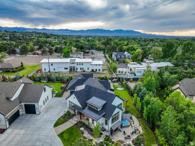 8122 S WILLOW CV, Cottonwood Heights, UT 84093