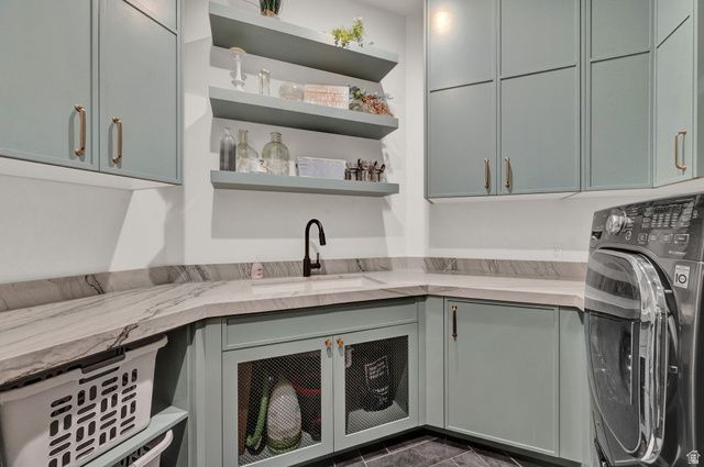 8122 S WILLOW CV, Cottonwood Heights, UT 84093