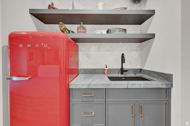 8122 S WILLOW CV, Cottonwood Heights, UT 84093