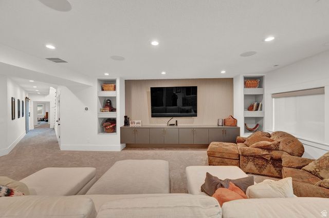 8122 S WILLOW CV, Cottonwood Heights, UT 84093