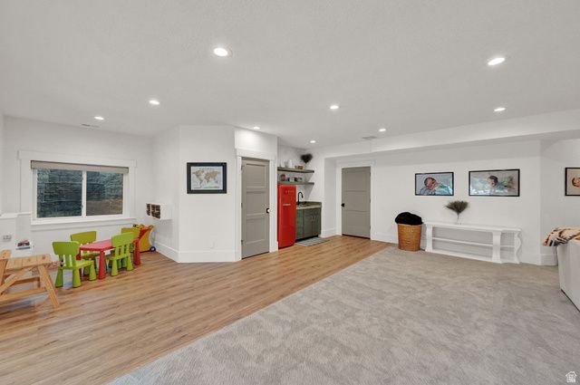 8122 S WILLOW CV, Cottonwood Heights, UT 84093