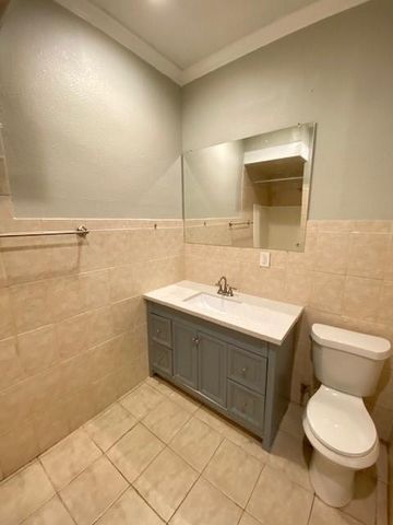 4727 Walker Street A, Houston, TX 77023