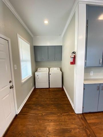 4727 Walker Street A, Houston, TX 77023