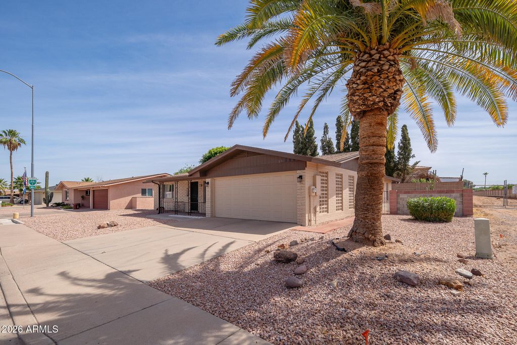 Image 3 of property listing at 763 S ROSEMONT --, Mesa, AZ 85206