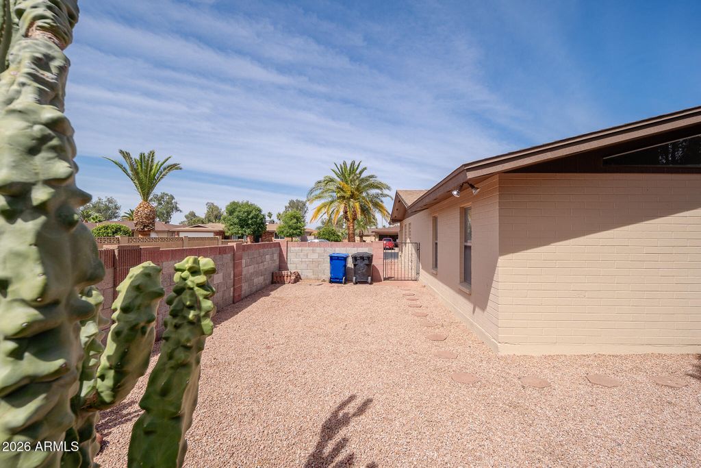 Image 30 of property listing at 763 S ROSEMONT --, Mesa, AZ 85206