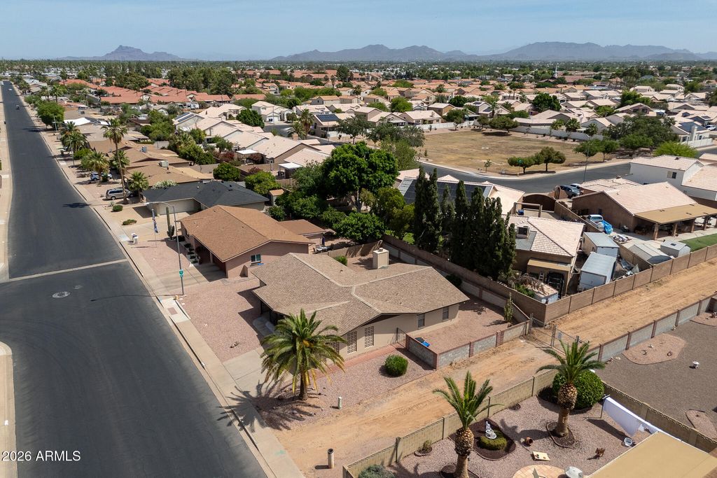 Image 33 of property listing at 763 S ROSEMONT --, Mesa, AZ 85206