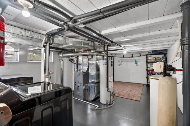 1561 11th Avenue NE, Rochester, MN 55906