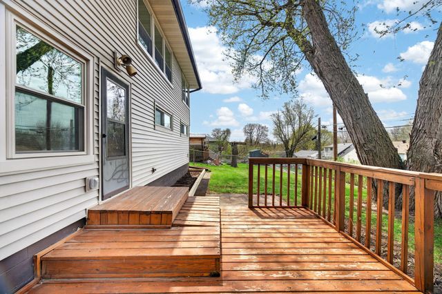 1561 11th Avenue NE, Rochester, MN 55906