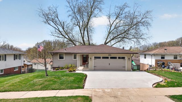 1561 11th Avenue NE, Rochester, MN 55906