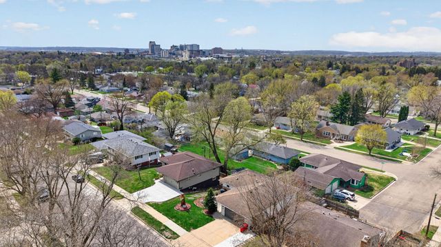 1561 11th Avenue NE, Rochester, MN 55906