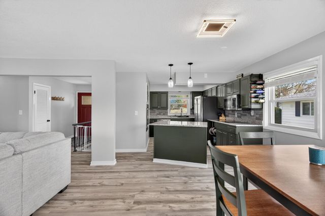 1561 11th Avenue NE, Rochester, MN 55906