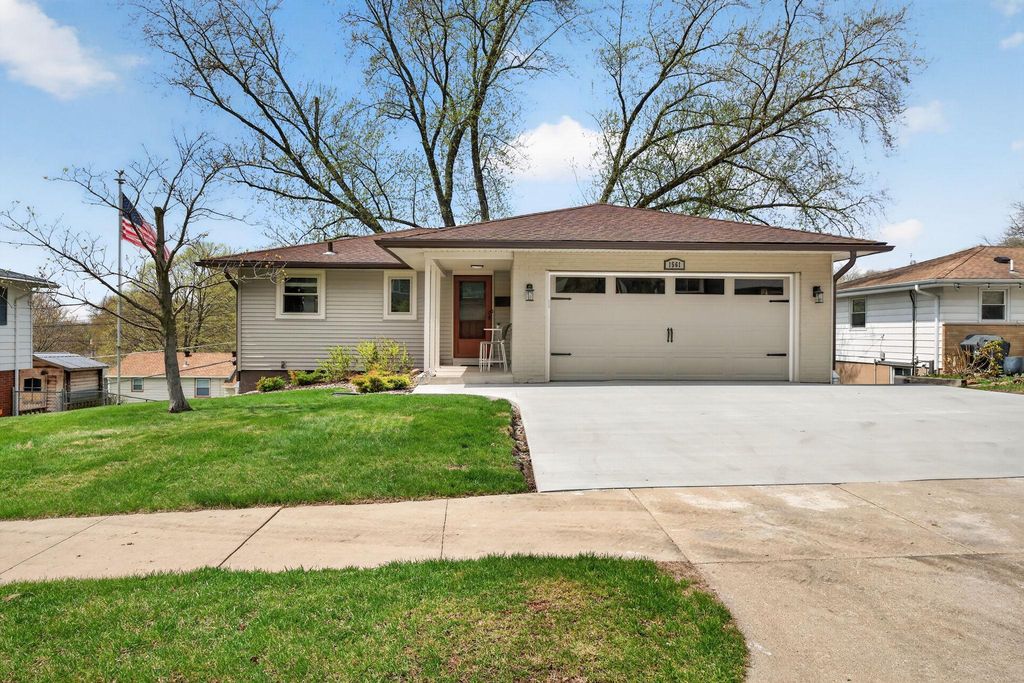 1561 11th Avenue NE, Rochester, MN 55906