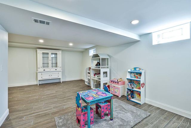 981 Eastland Terrace, Anderson Twp, OH 45230