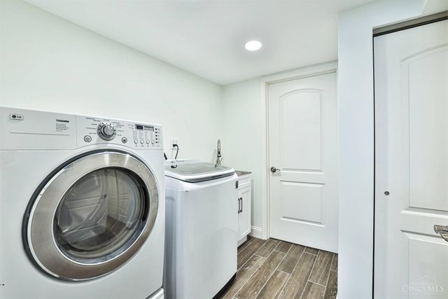 981 Eastland Terrace, Anderson Twp, OH 45230