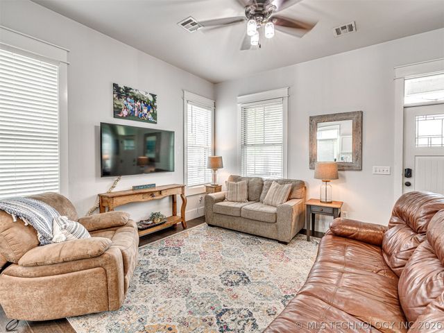 76 Lower Green Way, Carlton Landing, OK 74432