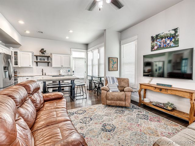 76 Lower Green Way, Carlton Landing, OK 74432