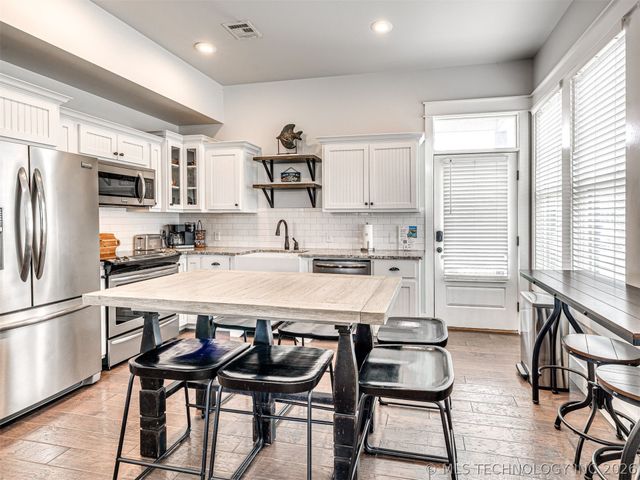 76 Lower Green Way, Carlton Landing, OK 74432