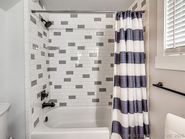 76 Lower Green Way, Carlton Landing, OK 74432