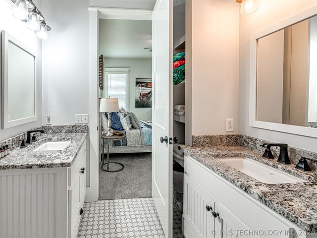 76 Lower Green Way, Carlton Landing, OK 74432