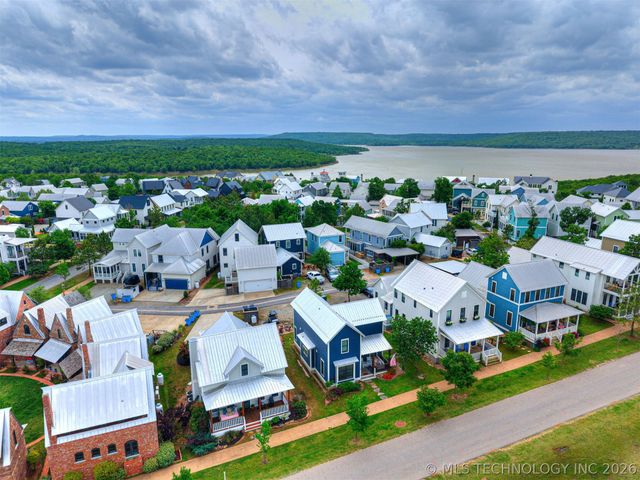 76 Lower Green Way, Carlton Landing, OK 74432