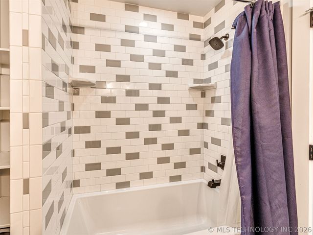 76 Lower Green Way, Carlton Landing, OK 74432