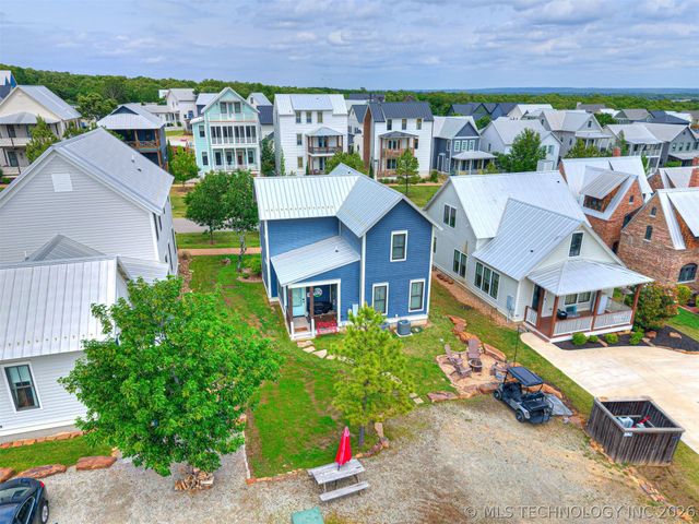 76 Lower Green Way, Carlton Landing, OK 74432