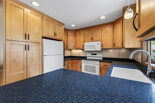 2352 Sioux Court, New Brighton, MN 55112