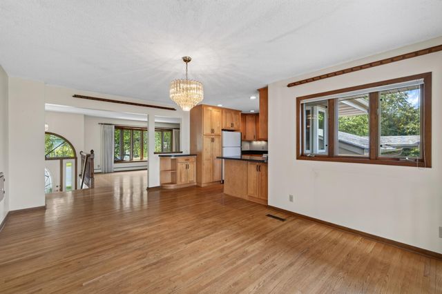 2352 Sioux Court, New Brighton, MN 55112