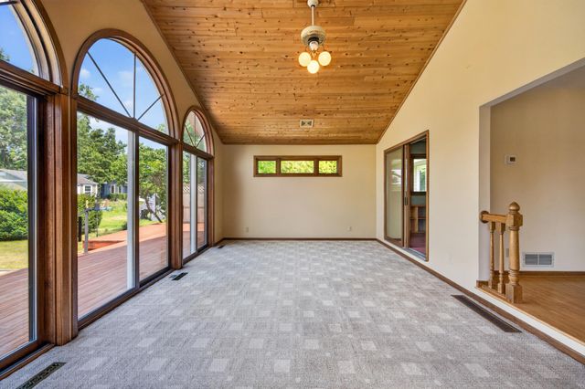 2352 Sioux Court, New Brighton, MN 55112