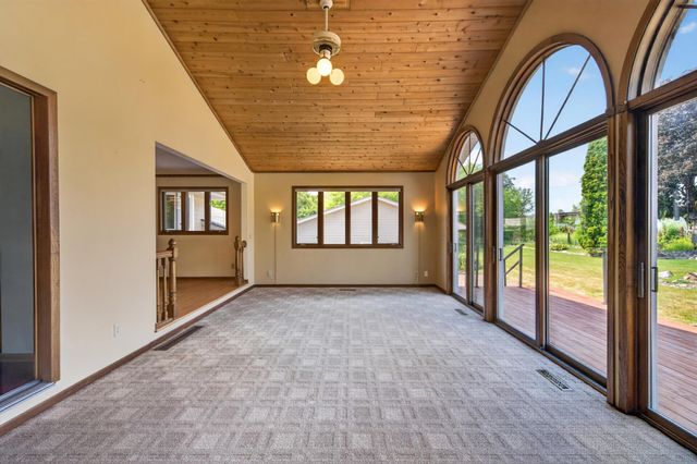 2352 Sioux Court, New Brighton, MN 55112