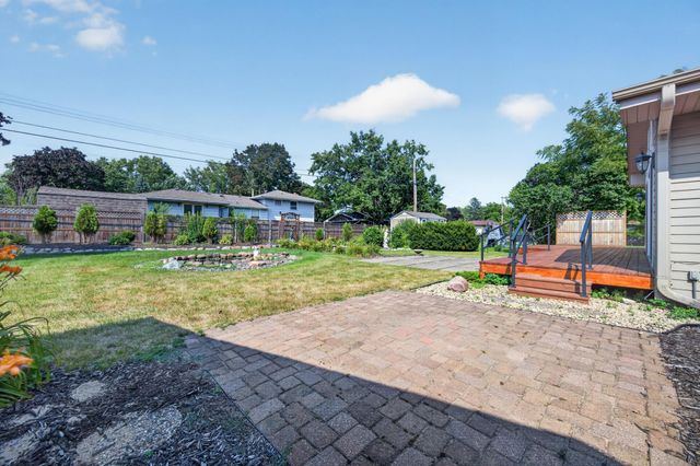 2352 Sioux Court, New Brighton, MN 55112
