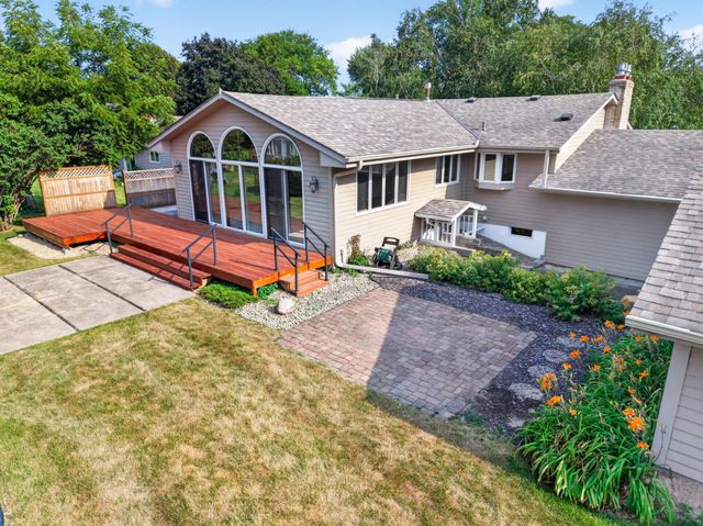 2352 Sioux Court, New Brighton, MN 55112