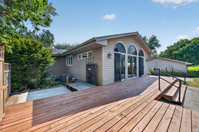 2352 Sioux Court, New Brighton, MN 55112