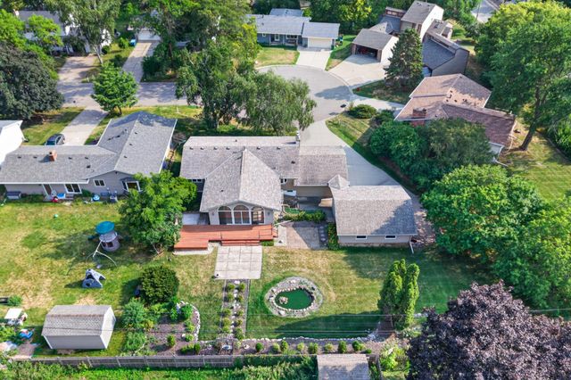 2352 Sioux Court, New Brighton, MN 55112