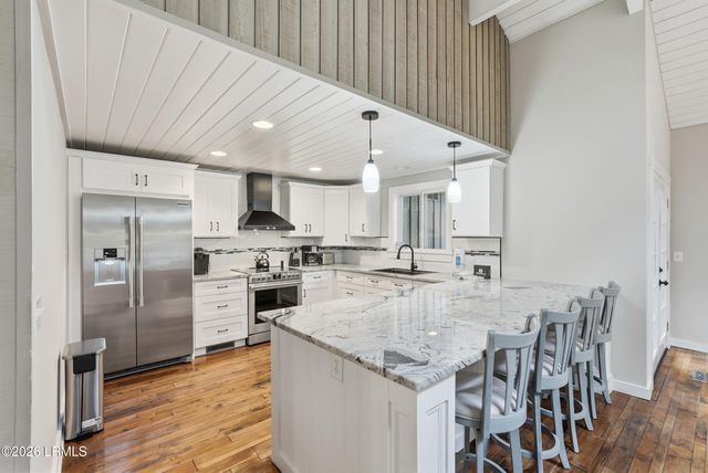 67 Forest Drive, Hilton Head Island, SC 29928