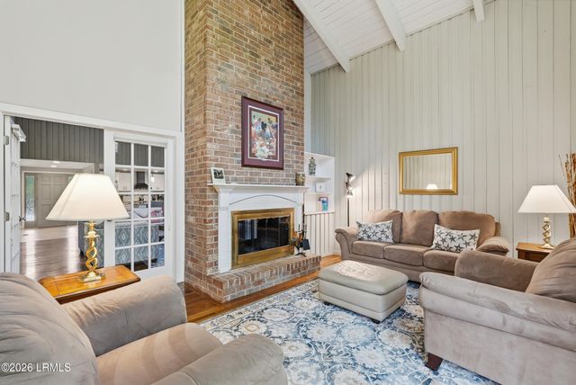 67 Forest Drive, Hilton Head Island, SC 29928