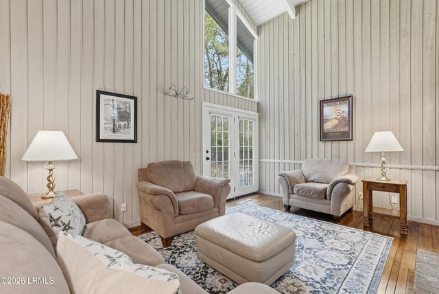 67 Forest Drive, Hilton Head Island, SC 29928