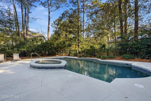 67 Forest Drive, Hilton Head Island, SC 29928