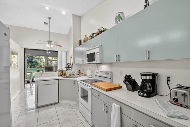 7147 Le Chalet Boulevard, Boynton Beach, FL 33472
