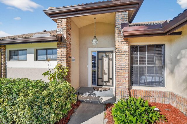 7147 Le Chalet Boulevard, Boynton Beach, FL 33472