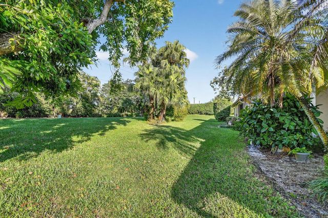7147 Le Chalet Boulevard, Boynton Beach, FL 33472