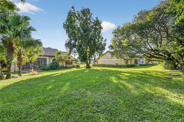 7147 Le Chalet Boulevard, Boynton Beach, FL 33472