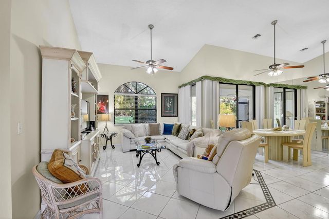 7147 Le Chalet Boulevard, Boynton Beach, FL 33472