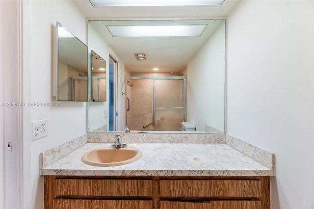 605 Oaks Drive 607, Pompano Beach, FL 33069