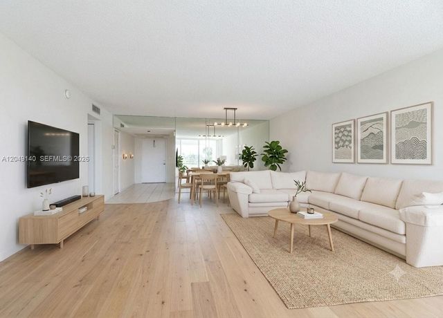 605 Oaks Drive 607, Pompano Beach, FL 33069