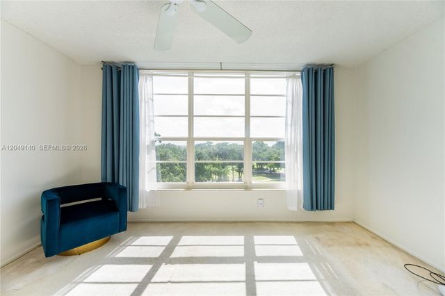 605 Oaks Drive 607, Pompano Beach, FL 33069